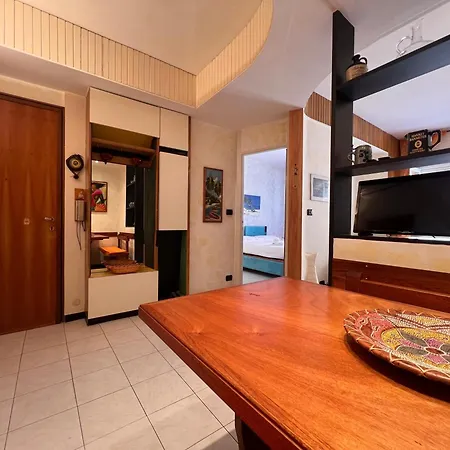 Welcome Riviera - Di Via Mazzini, With Elevator, Wi-fi, Air Conditioning, And, Depending On Availability, A Private Garage 800 Meters Away At 20,00 Euro Per Night *