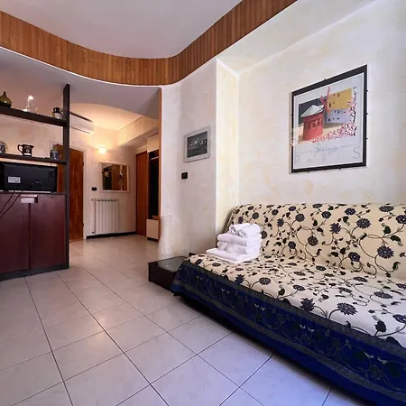 Appartement Welcome Riviera - Di Via Mazzini, With Elevator, Wi-fi, Air Conditioning, And, Depending On Availability, A Private Garage 800 Meters Away At 20,00 Euro Per Night *