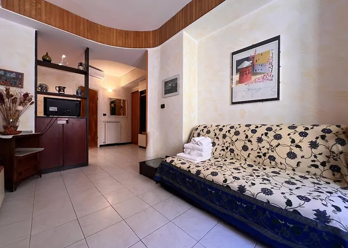 Апартаменты Welcome Riviera - Di Via Mazzini, With Elevator, Wi-fi, Air Conditioning, And, Depending On Availability, A Private Garage 800 Meters Away At 20,00 Euro Per Night *