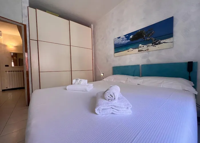 Welcome Riviera - Di Via Mazzini, With Elevator, Wi-fi, Air Conditioning, And, Depending On Availability, A Private Garage 800 Meters Away At 20,00 Euro Per Night Рапалло