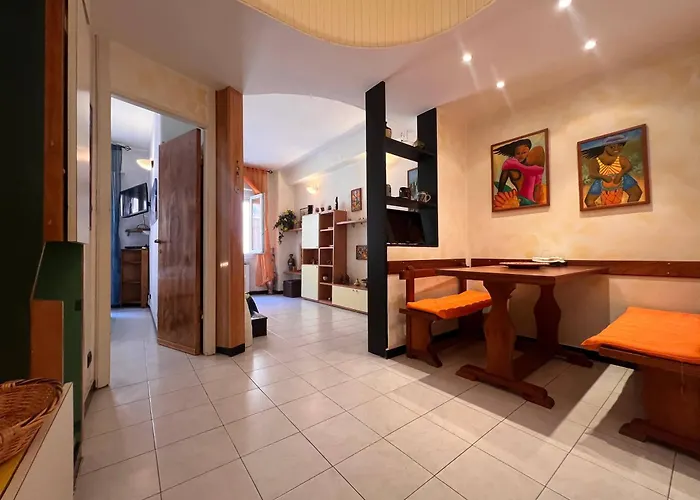 Апартаменты Welcome Riviera - Di Via Mazzini, With Elevator, Wi-fi, Air Conditioning, And, Depending On Availability, A Private Garage 800 Meters Away At 20,00 Euro Per Night